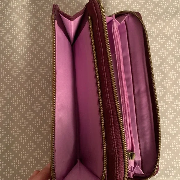 NWOT RFID Blocking Travelon Dark Plum Wallet Clutch Never Used - Picture 4 of 4